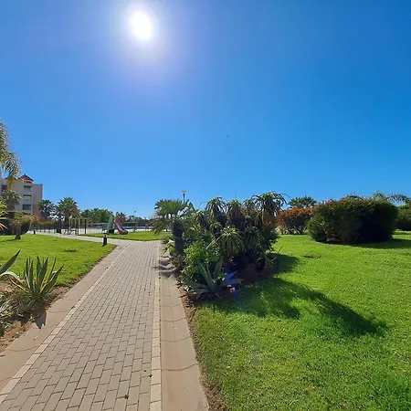 Pelícanos, Playa